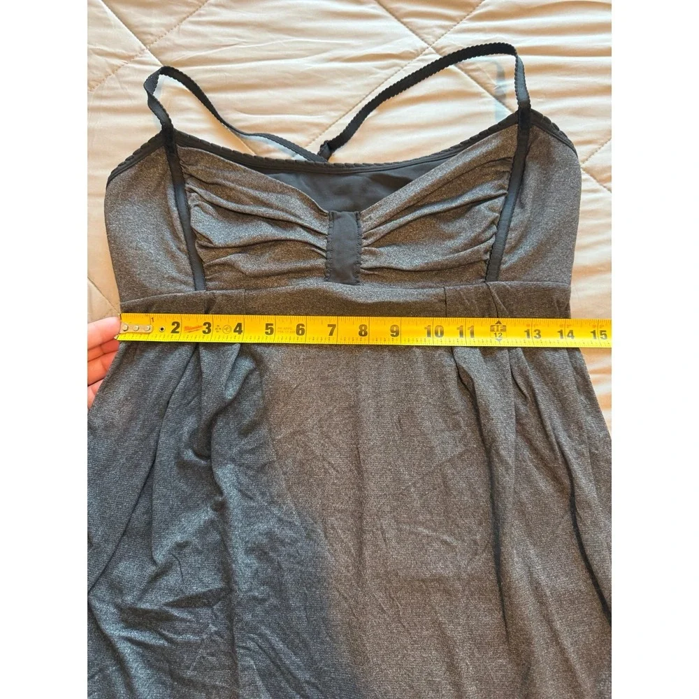 Lululemon Graceful Flow Tank with bra size 10 women's workout activewear yoga